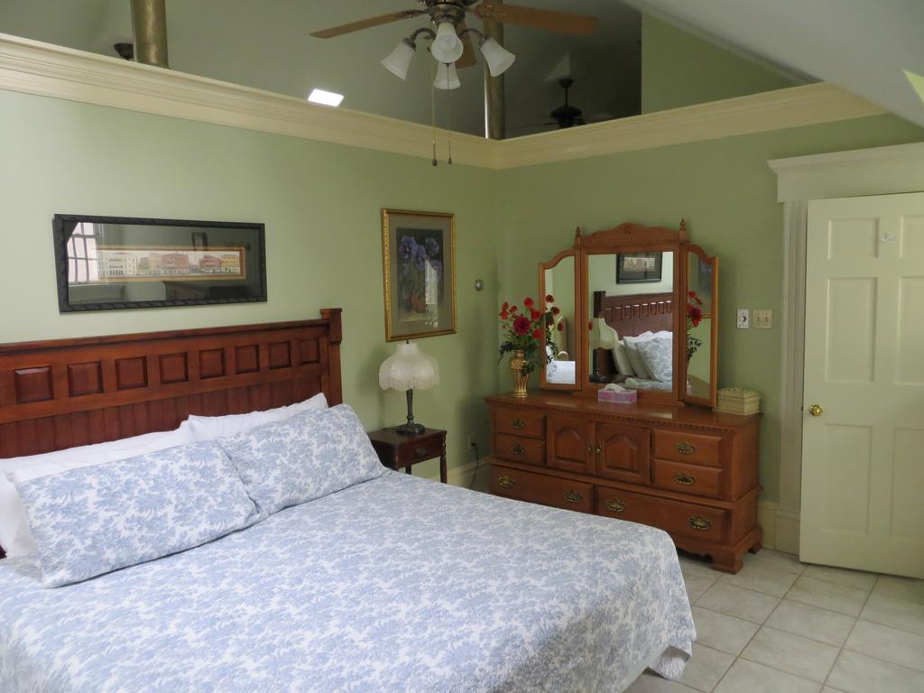 Chipman Hill Suites - Union Street Saint John Room photo
