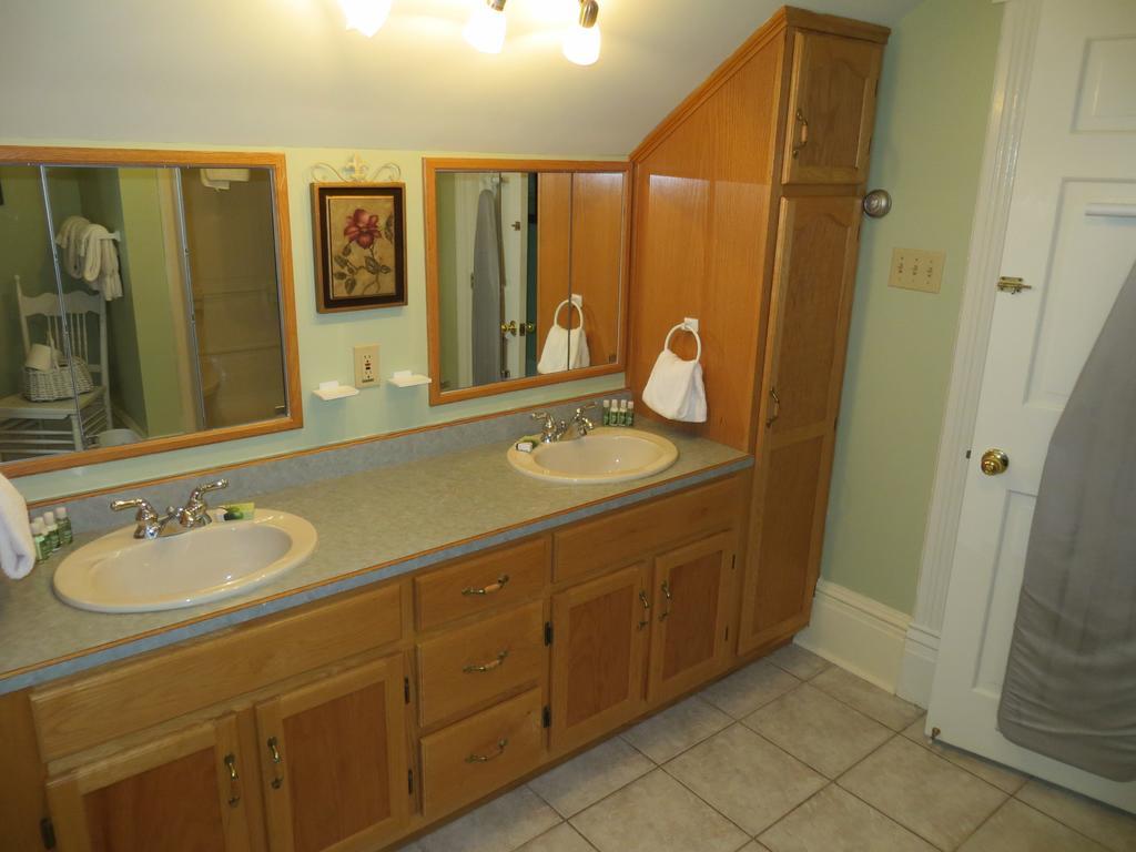 Chipman Hill Suites - Union Street Saint John Room photo