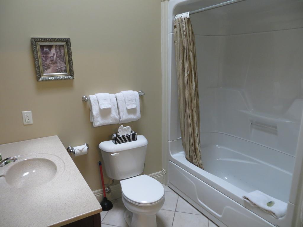Chipman Hill Suites - Union Street Saint John Room photo